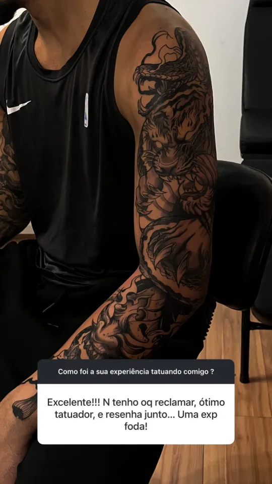 Fechamento de braço oriental com tigre e serpente. Depoimento: “Excelente!!! Não tenho o que reclamar, ótimo tatuador, e resenha junto... Uma experiência foda!”